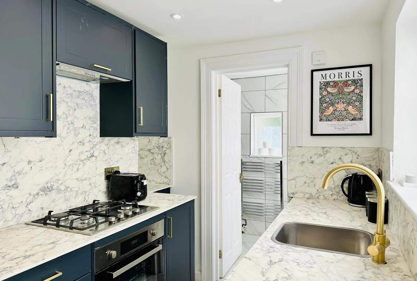 Serene Escape L Comfortable 1-Bedroom With Garden Access Brighton Apartment